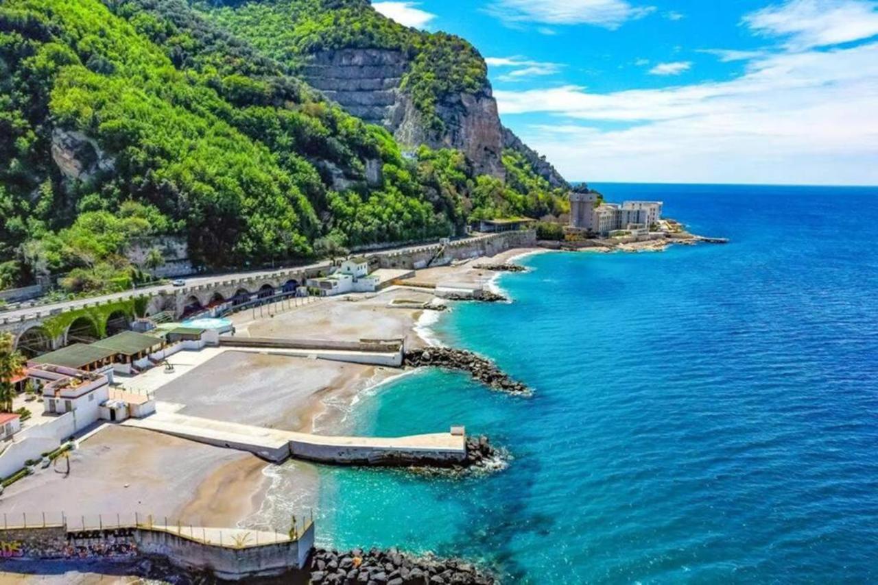 Il Rifugio Di Pozzano Lejlighed Castellammare di Stabia Eksteriør billede